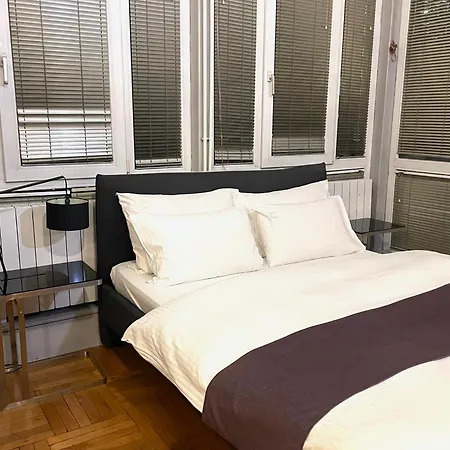 With A View And The Free Parking Apartament Belgrad