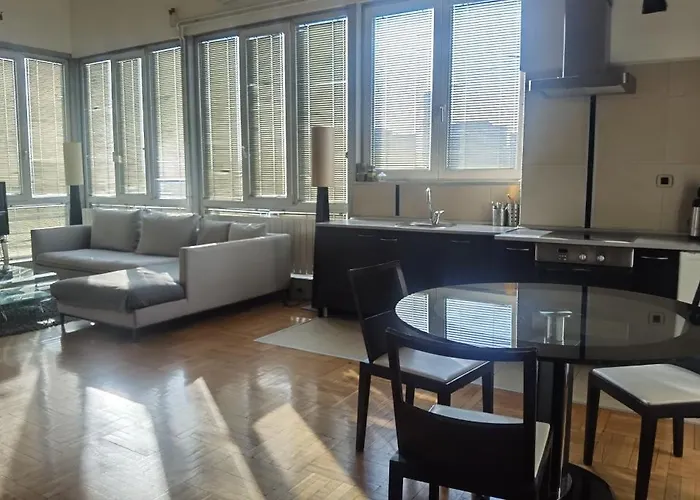 아파트 With A View And The Free Parking