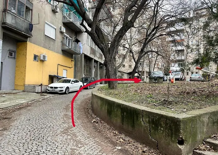 With A View And The Free Parking 아파트 *